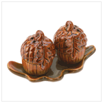 ACORN SALT AND PEPPER SET